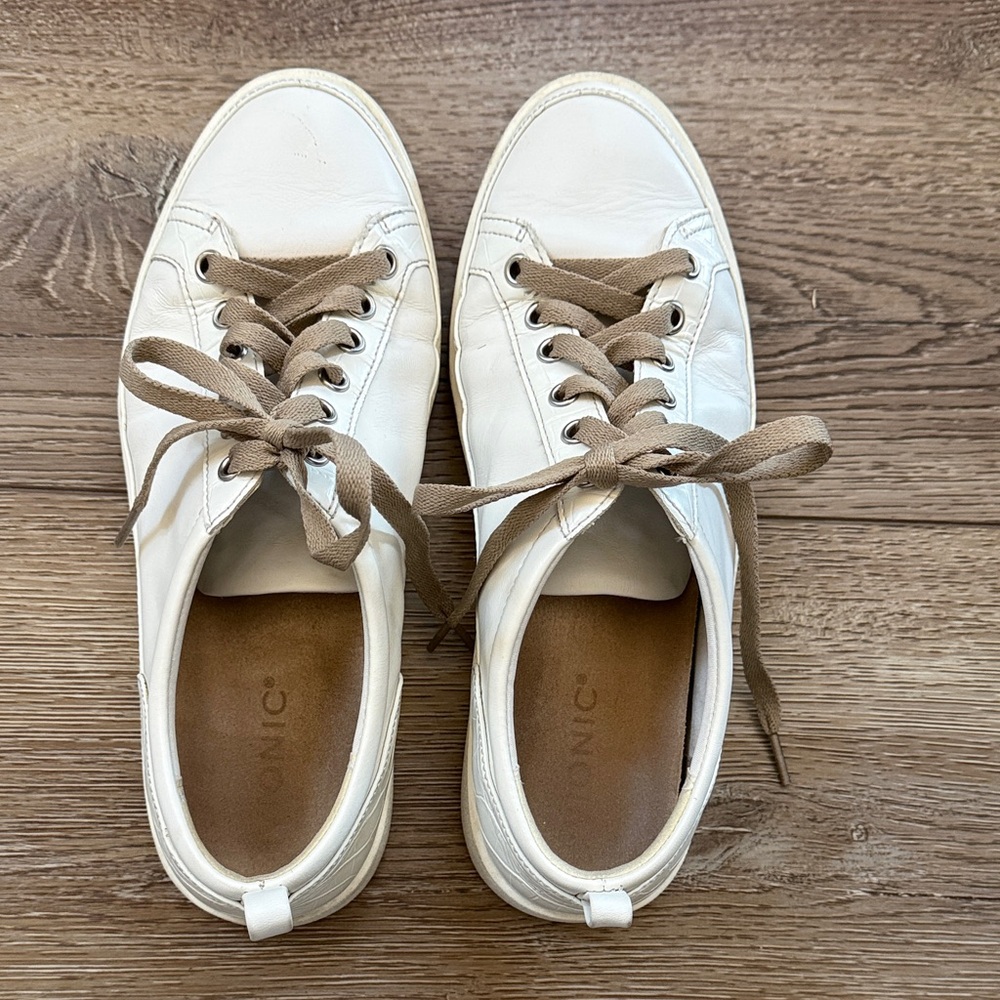 Vionic White and Tan Women's Sneakers
